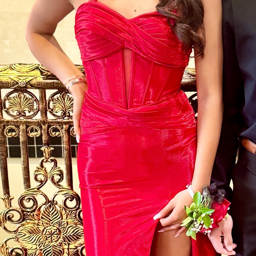 Elegant Red Strapless Prom Dress